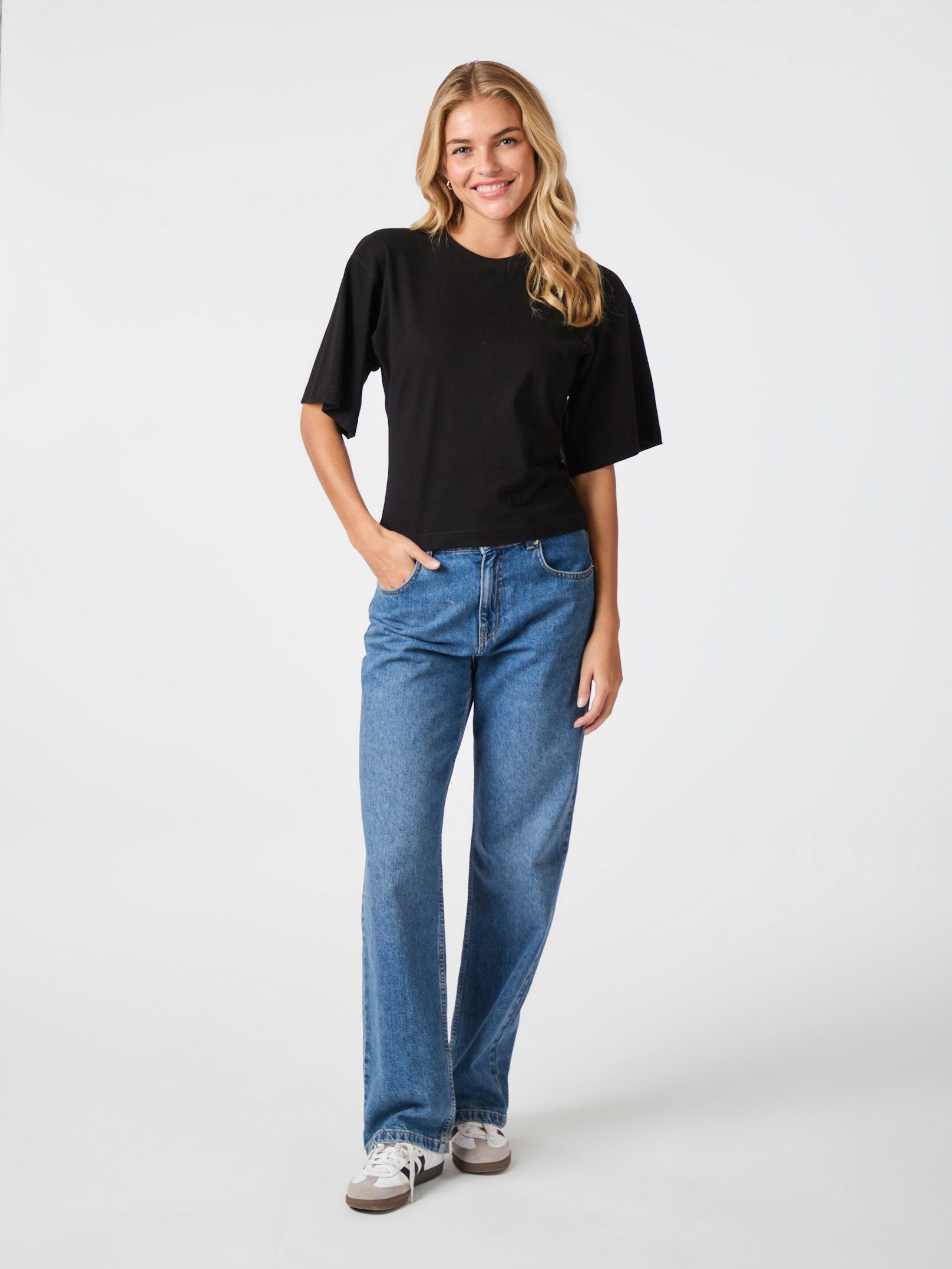 Neo Noir Asha Boxy Tee Black - 2