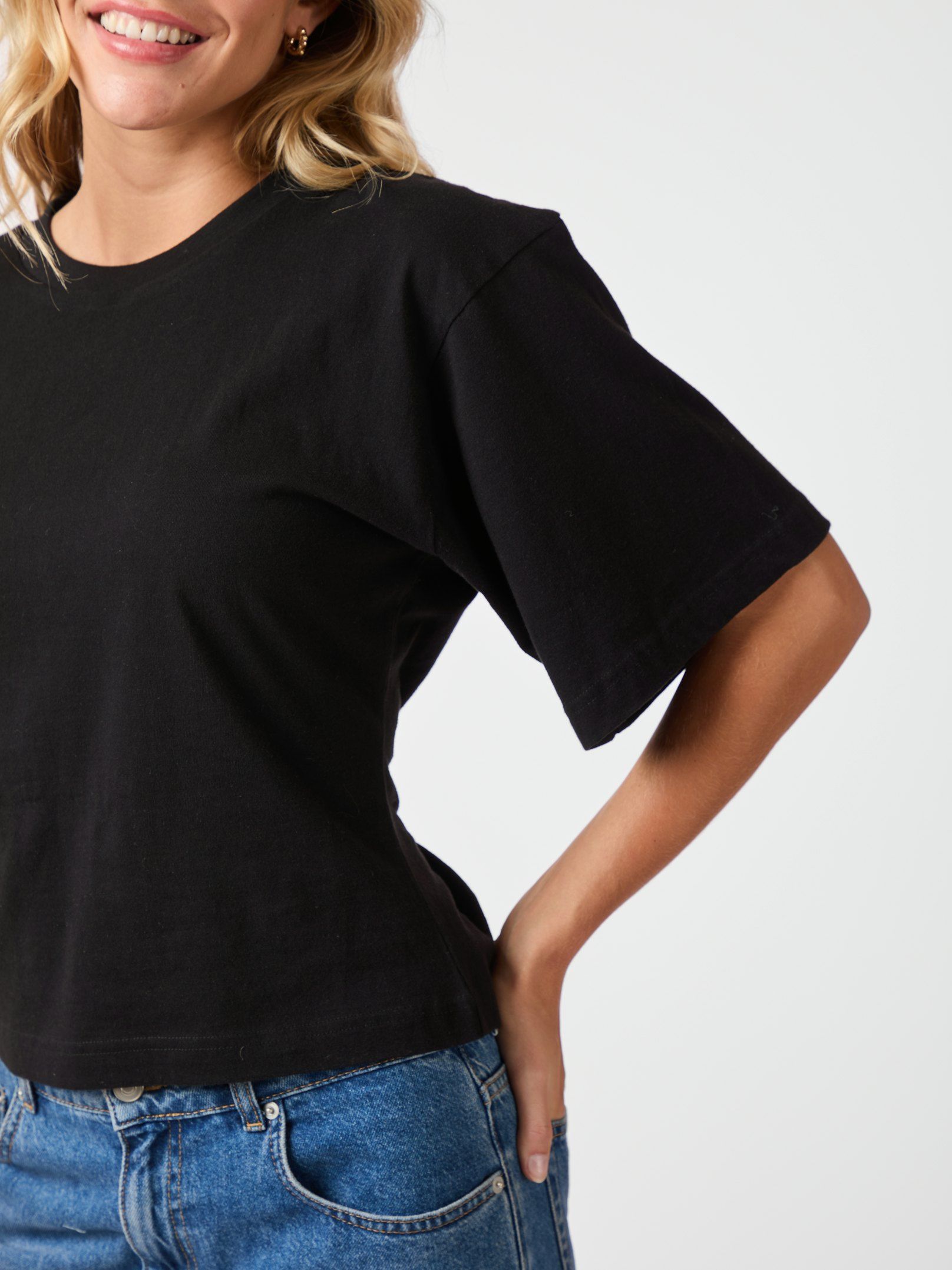 Neo Noir Asha Boxy Tee Black - 3