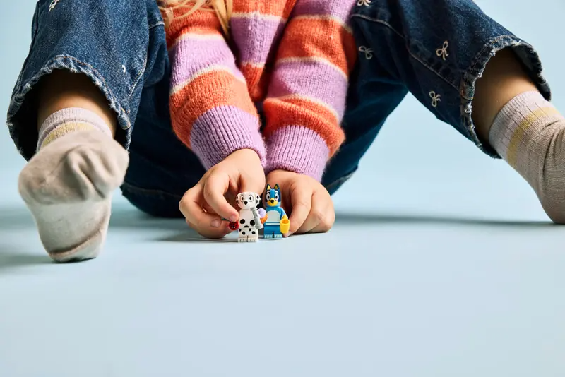 LEGO Bluey 11201 Skoj på lekplatsen med Bluey och Chloe - 7