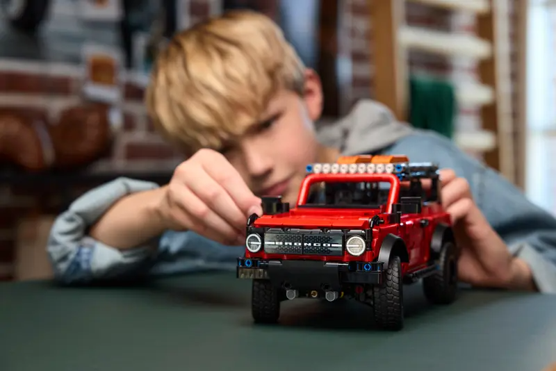 LEGO Technic 42213 Ford Bronco® SUV - 6