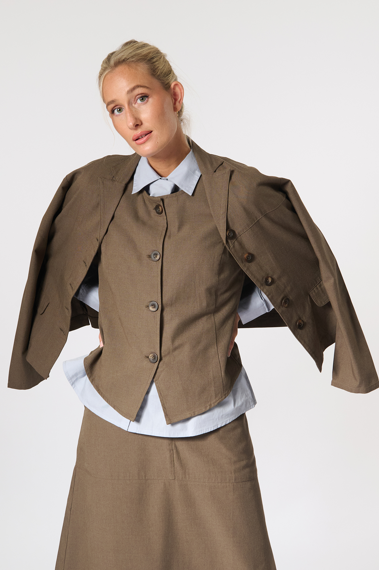 Gina waistcoat  taupe - 8