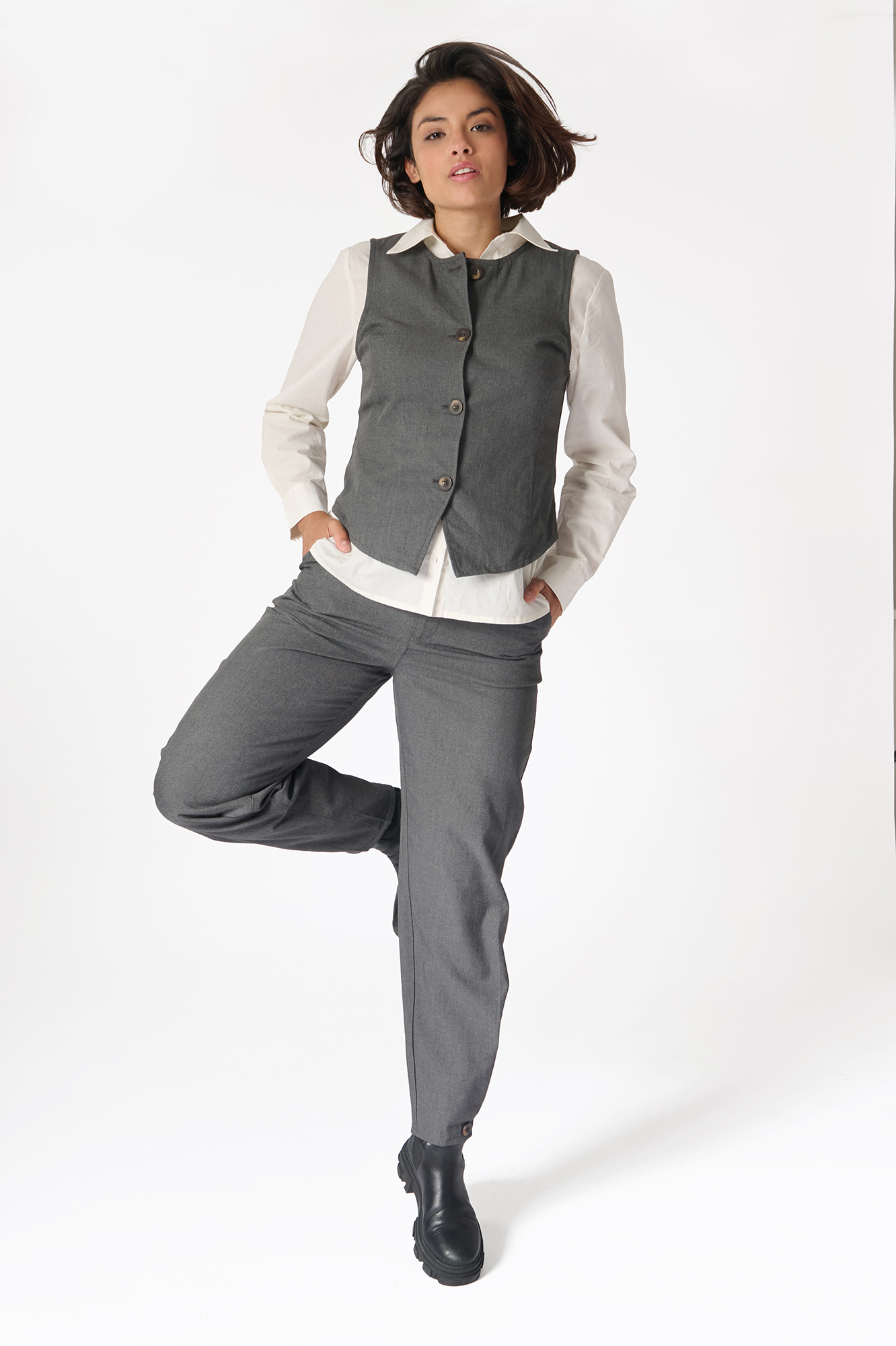 Gina waistcoat  platinum - 3