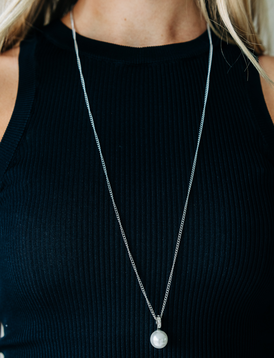 Liz Pearl Pendant Necklace - Steel - By Jolima