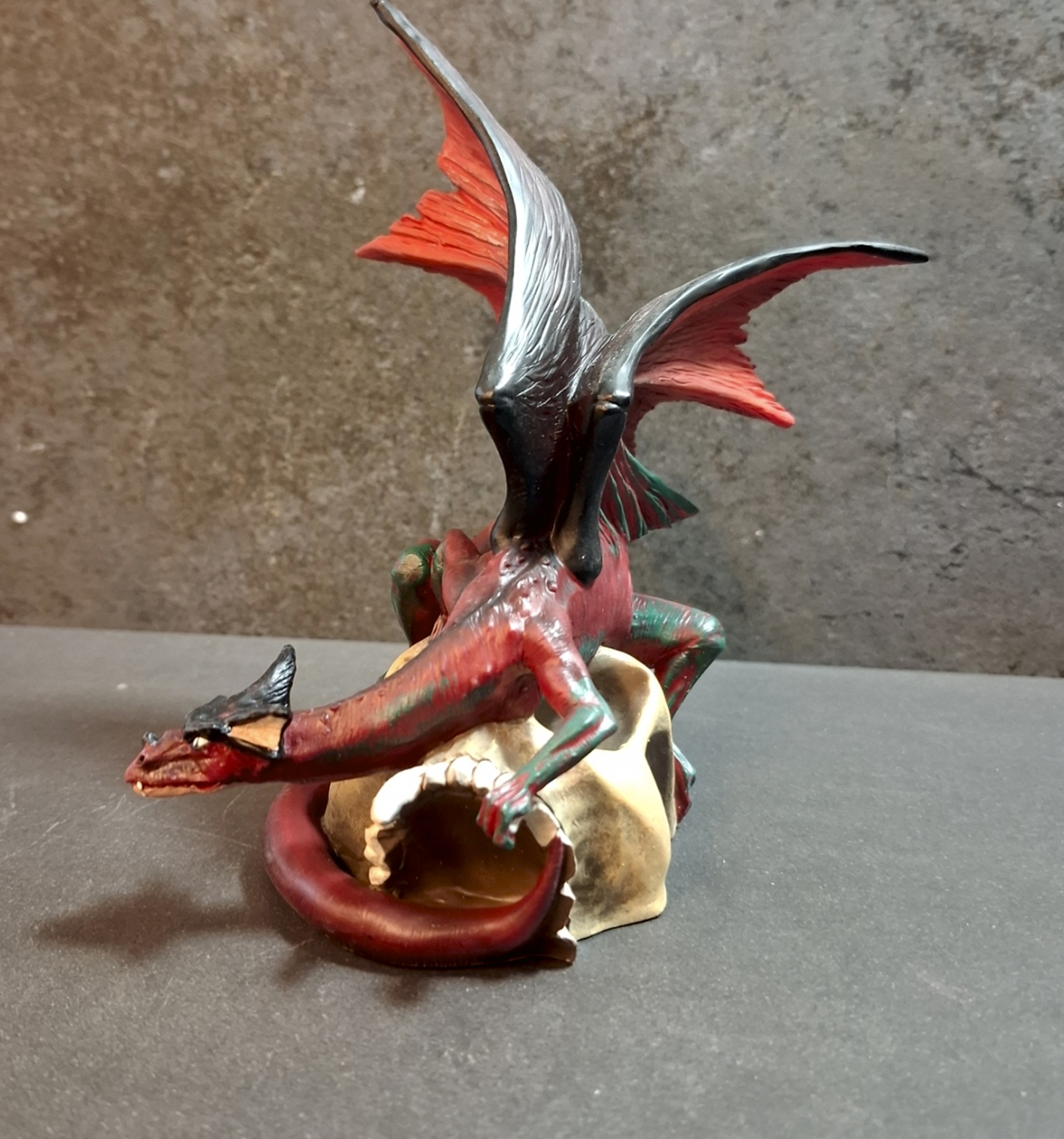 Tudor Mint Staty - Red Underworld Dragon - 2