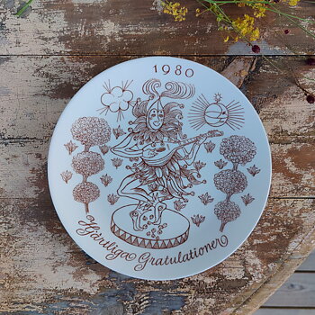 Gratulationstallrik 1980 från Gustavsberg