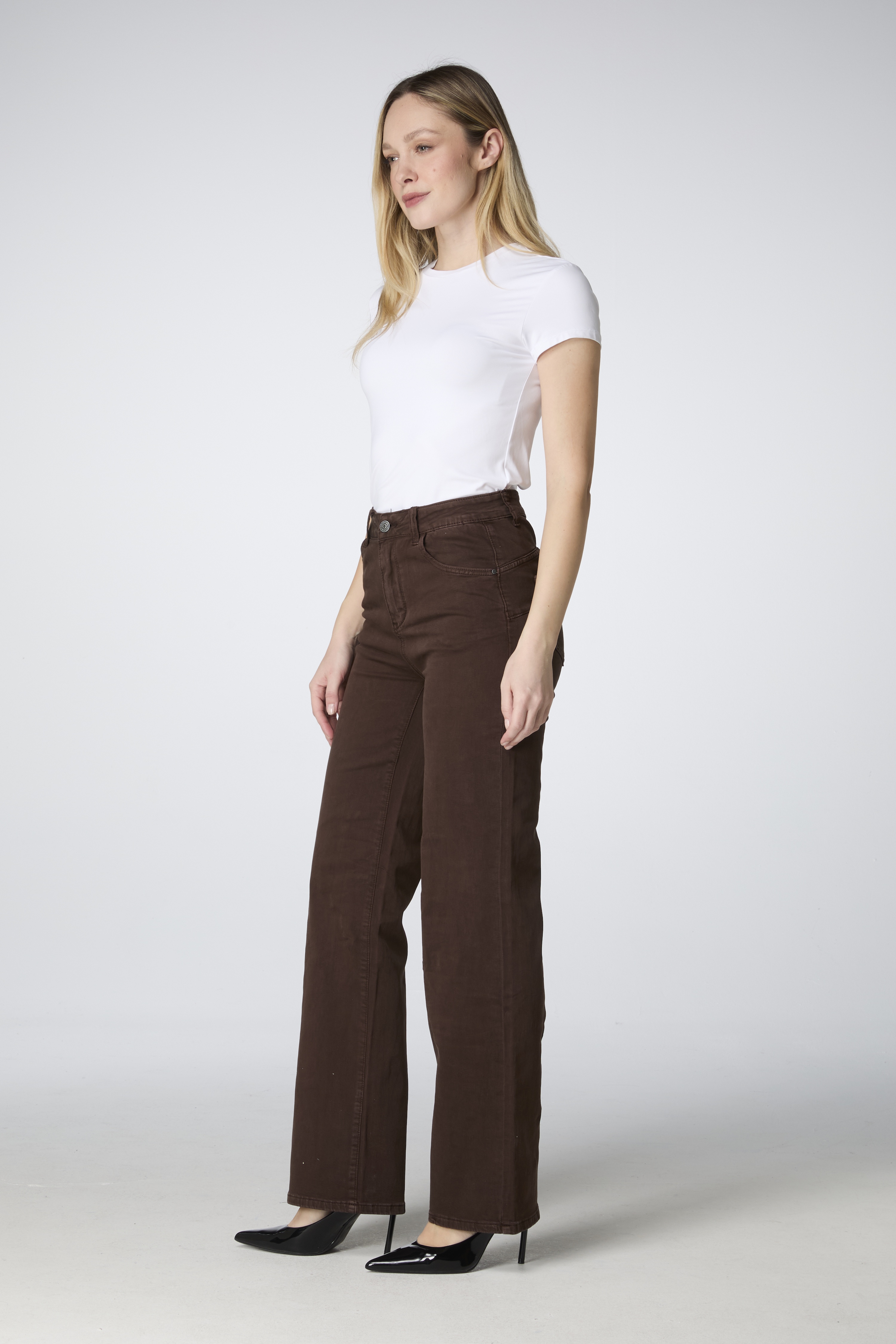 M-STRAIGHT Brown - 2