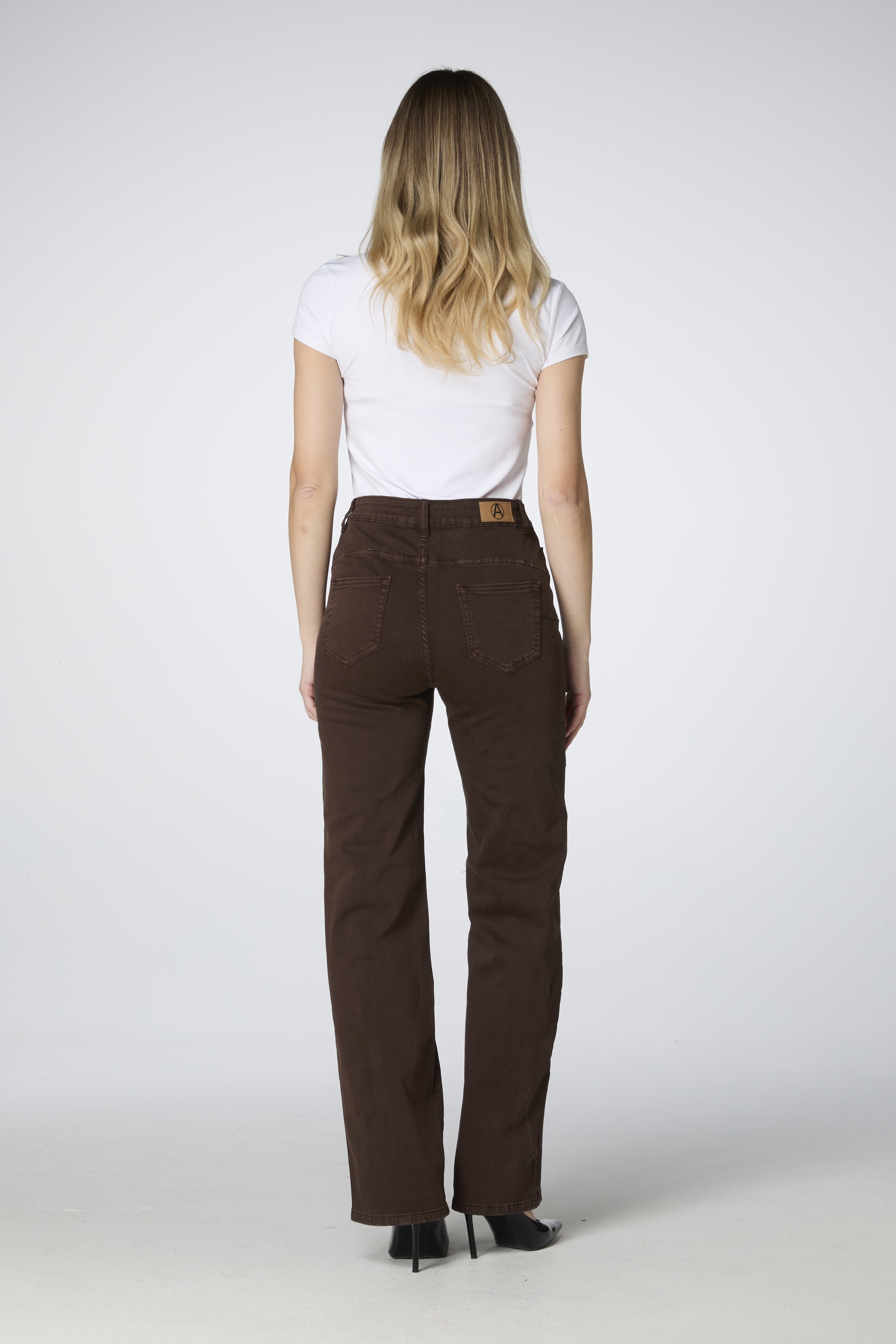 M-STRAIGHT Brown - 3