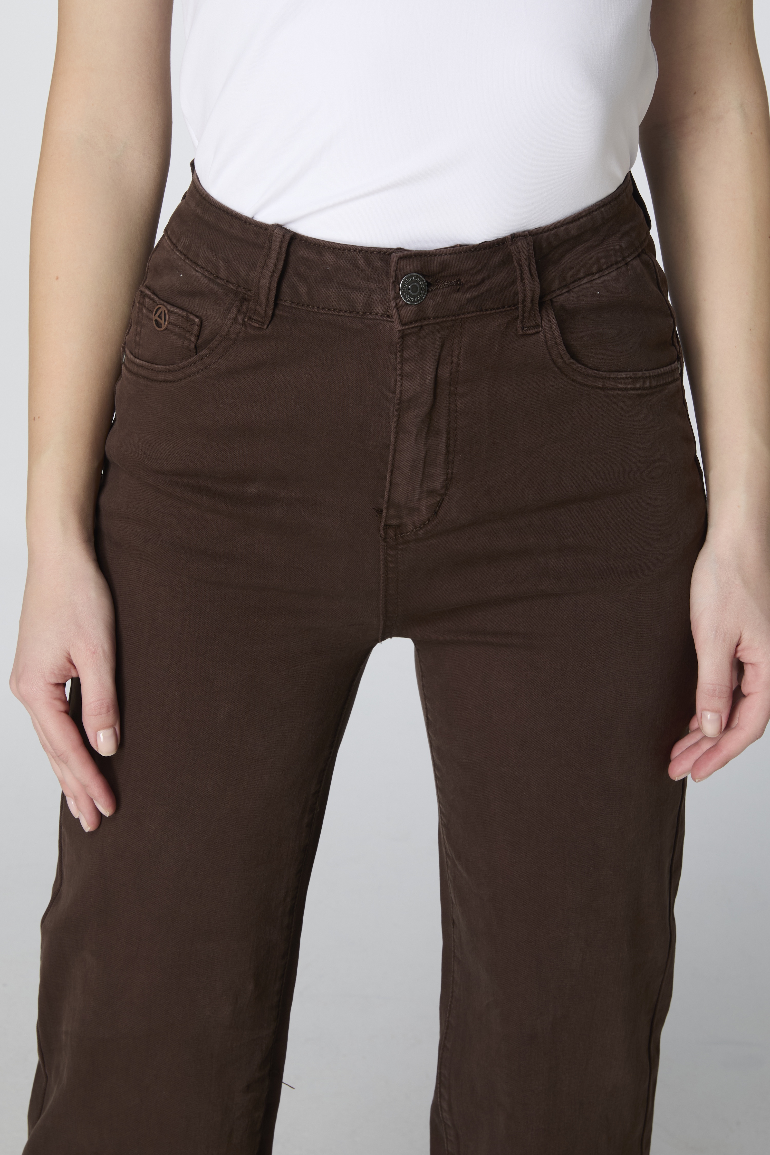 M-STRAIGHT Brown - 4