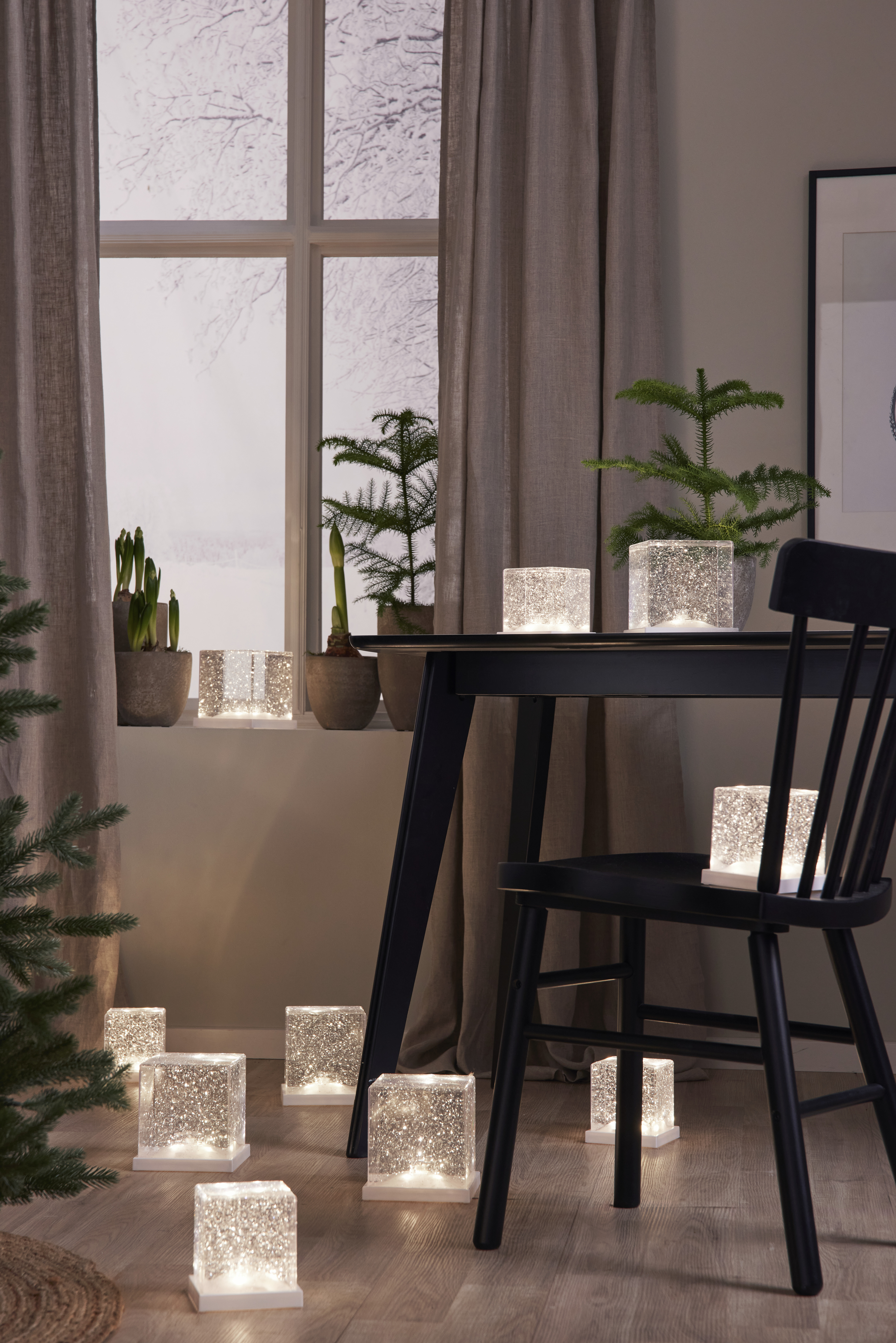 Kub med belysning och glitter stor - batteridriven