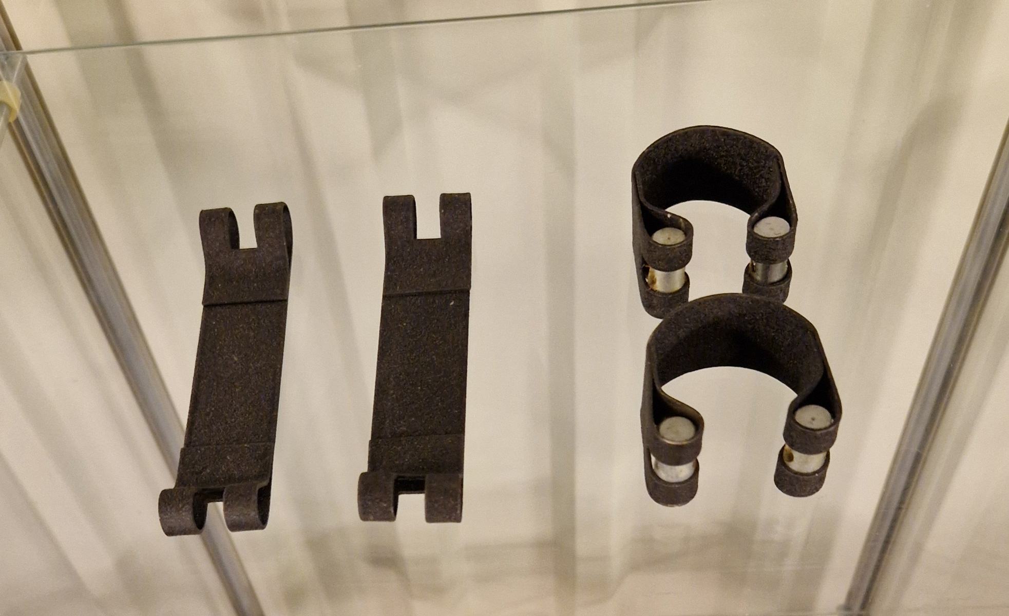 Exhaust clips