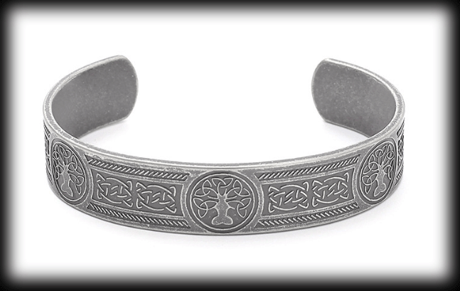 Livets träd armband i grått rostfritt stål.
