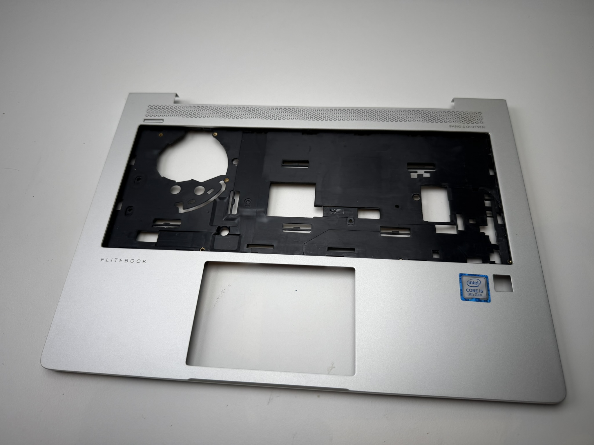 Original HP Palmrest Chassi för EliteBook 830 G5 G6 6070B1495901 L60632-001
