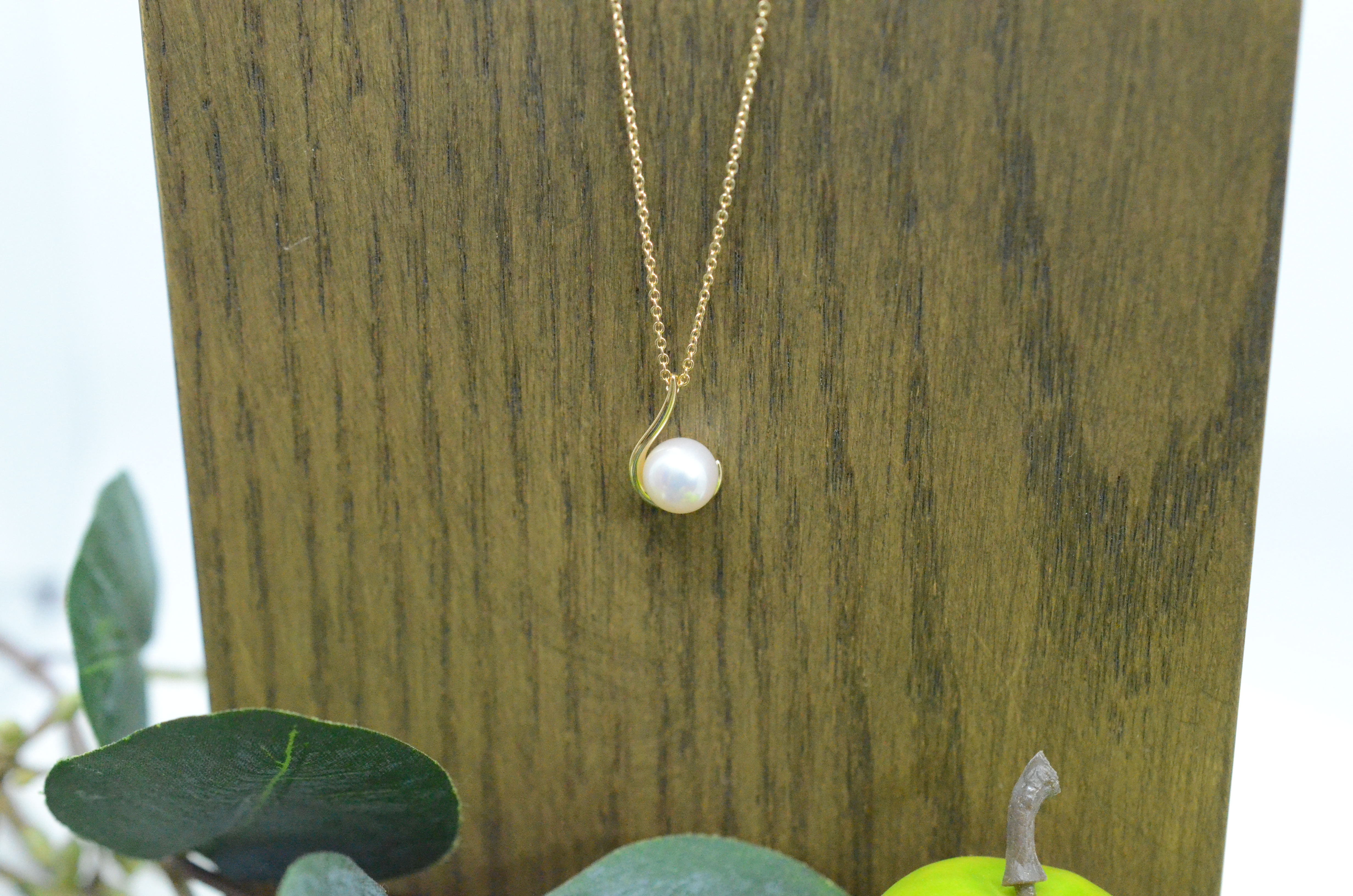 Necklace 18k with cultured freshwater pearl