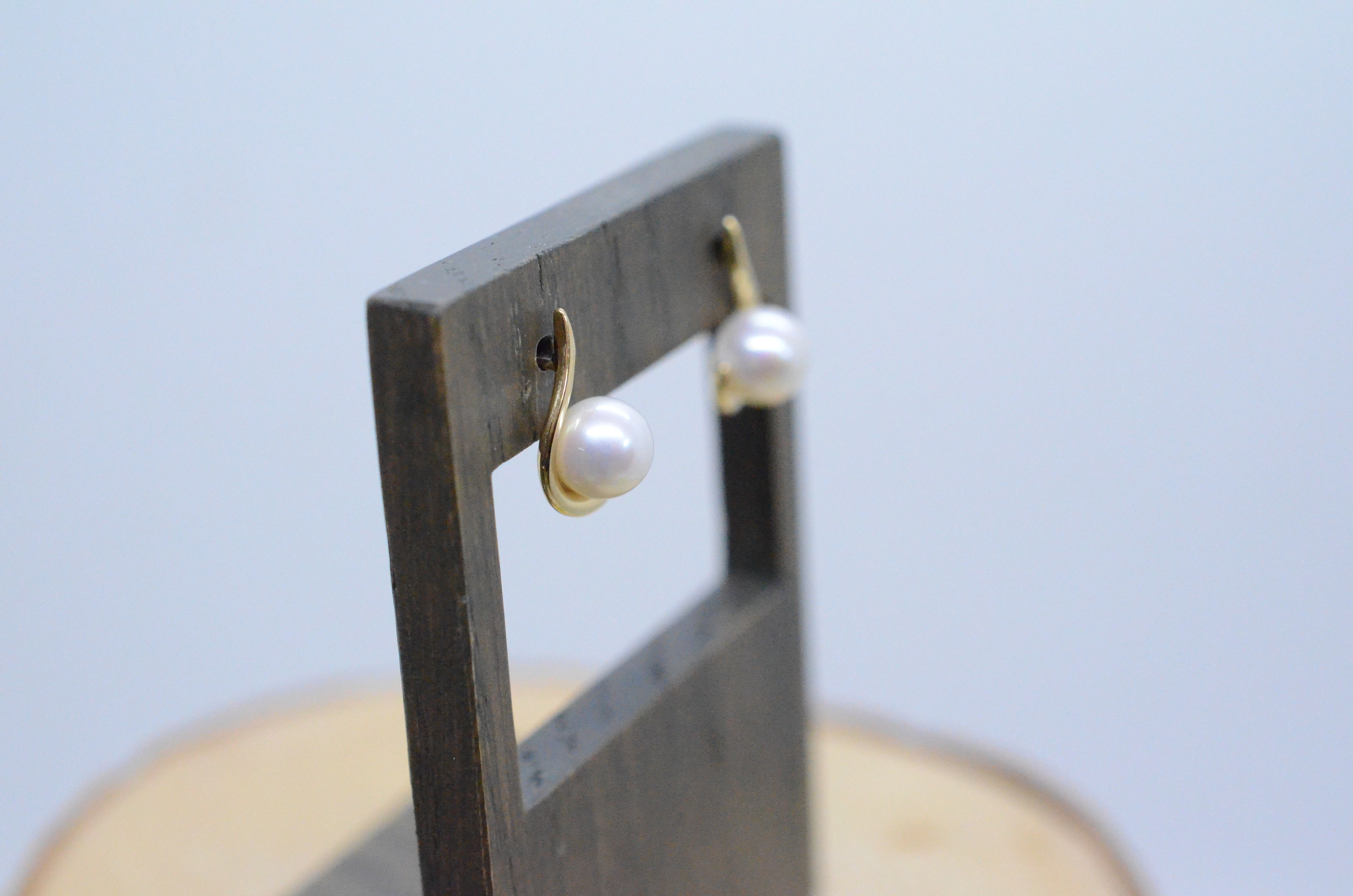 18k cultured freshwater pearl earrings