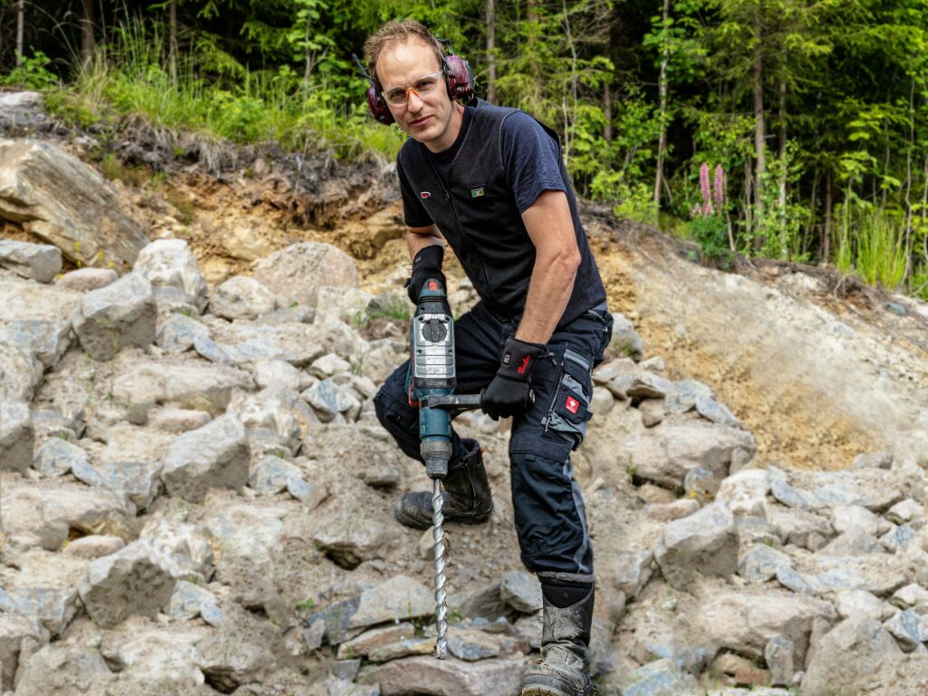 Tunn värmeväst med batteri & USB-laddkabel från Bucken®  - SN 24-10 - 7