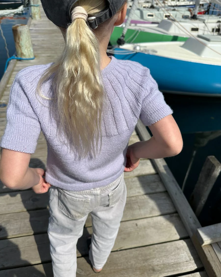 PetiteKnit Sunday Tee Junior (28 m st 3)