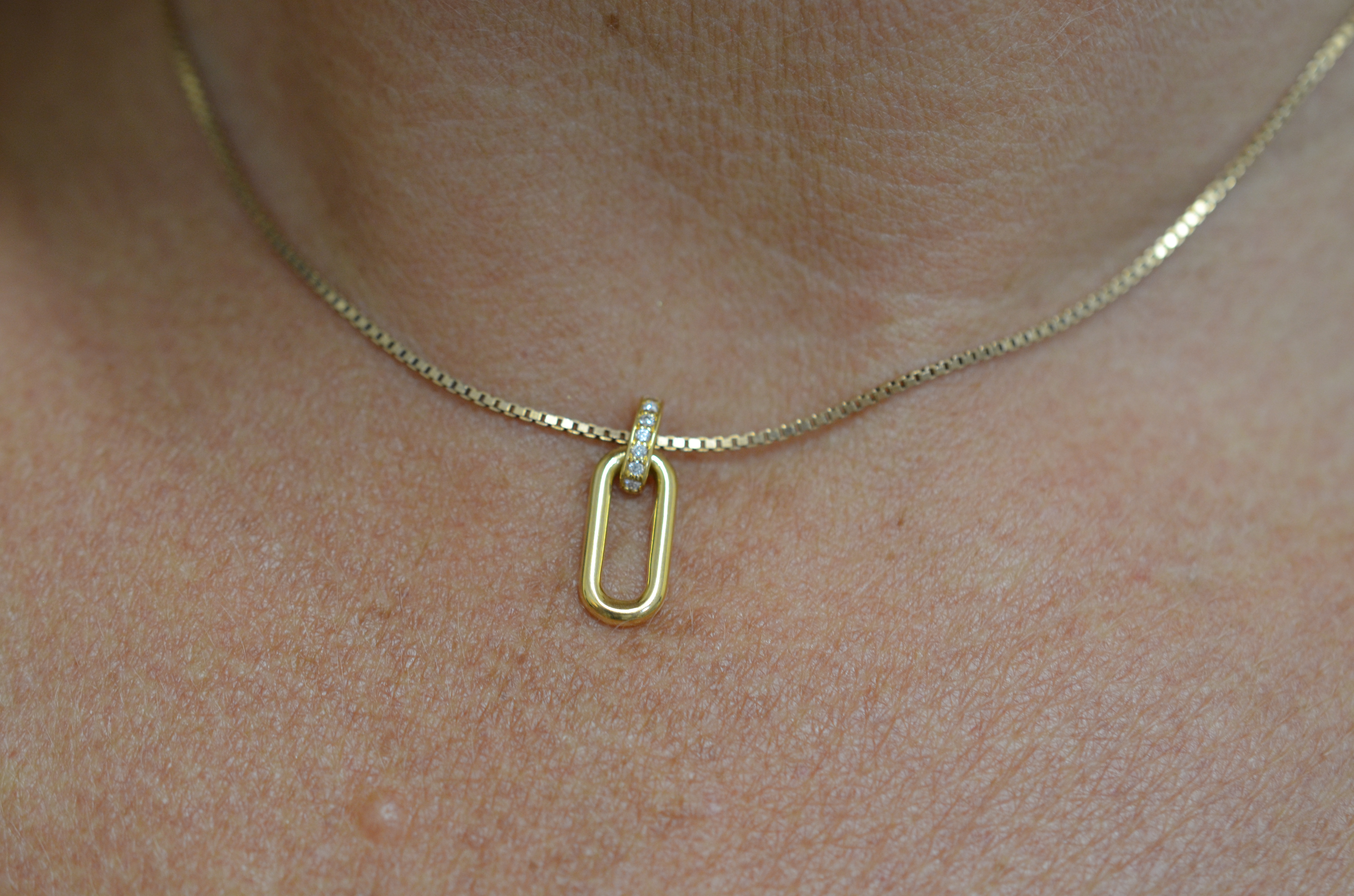 18k gold pendant with diamonds - 2