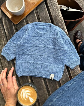 PetiteKnit Storm Sweater Baby (28 m struktur st 3)