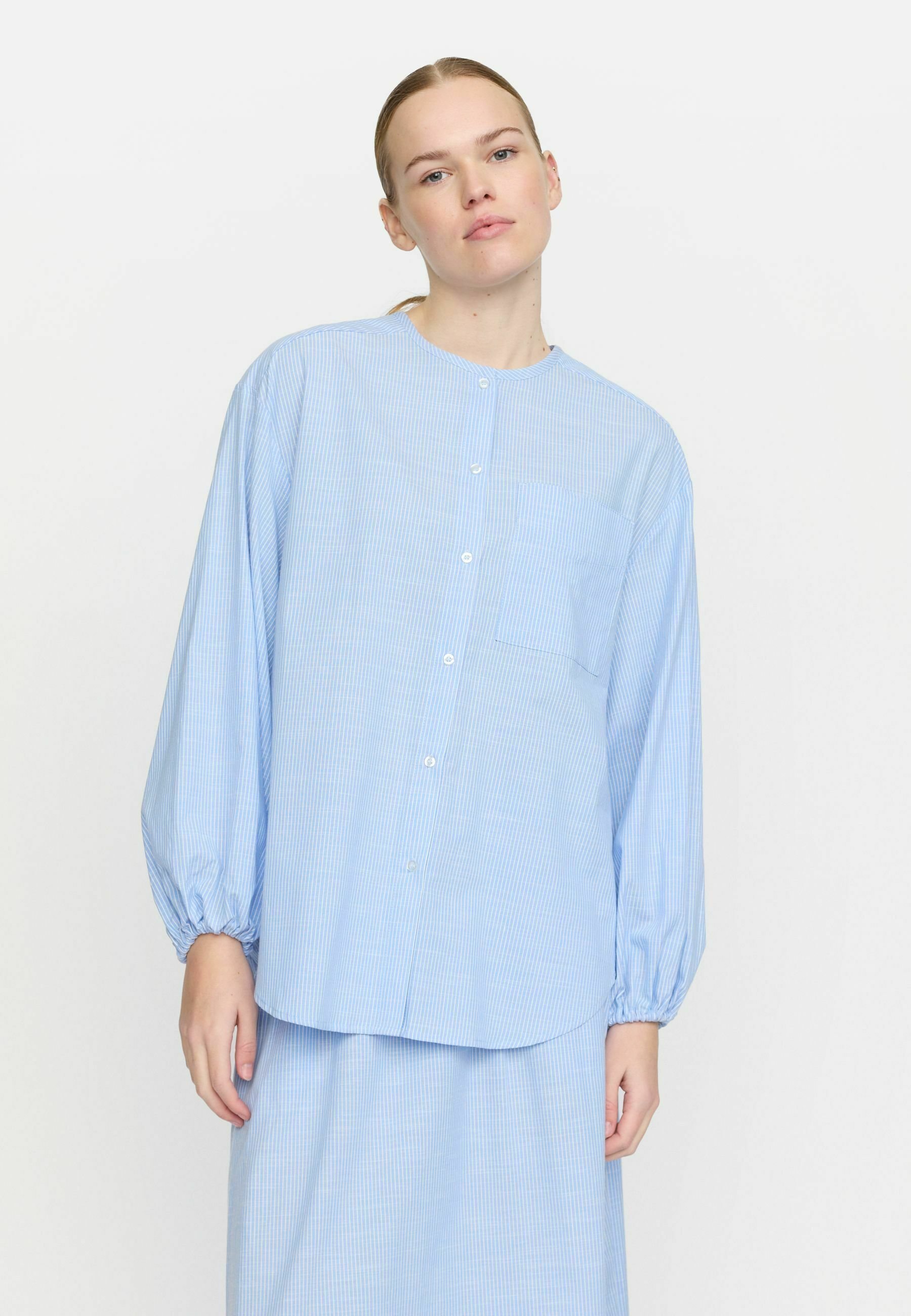 Shirt, SREbbi Vista Blue - Soft Rebels
