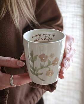 Mugg - A cozy mug of warm hugs - Majas Cottage