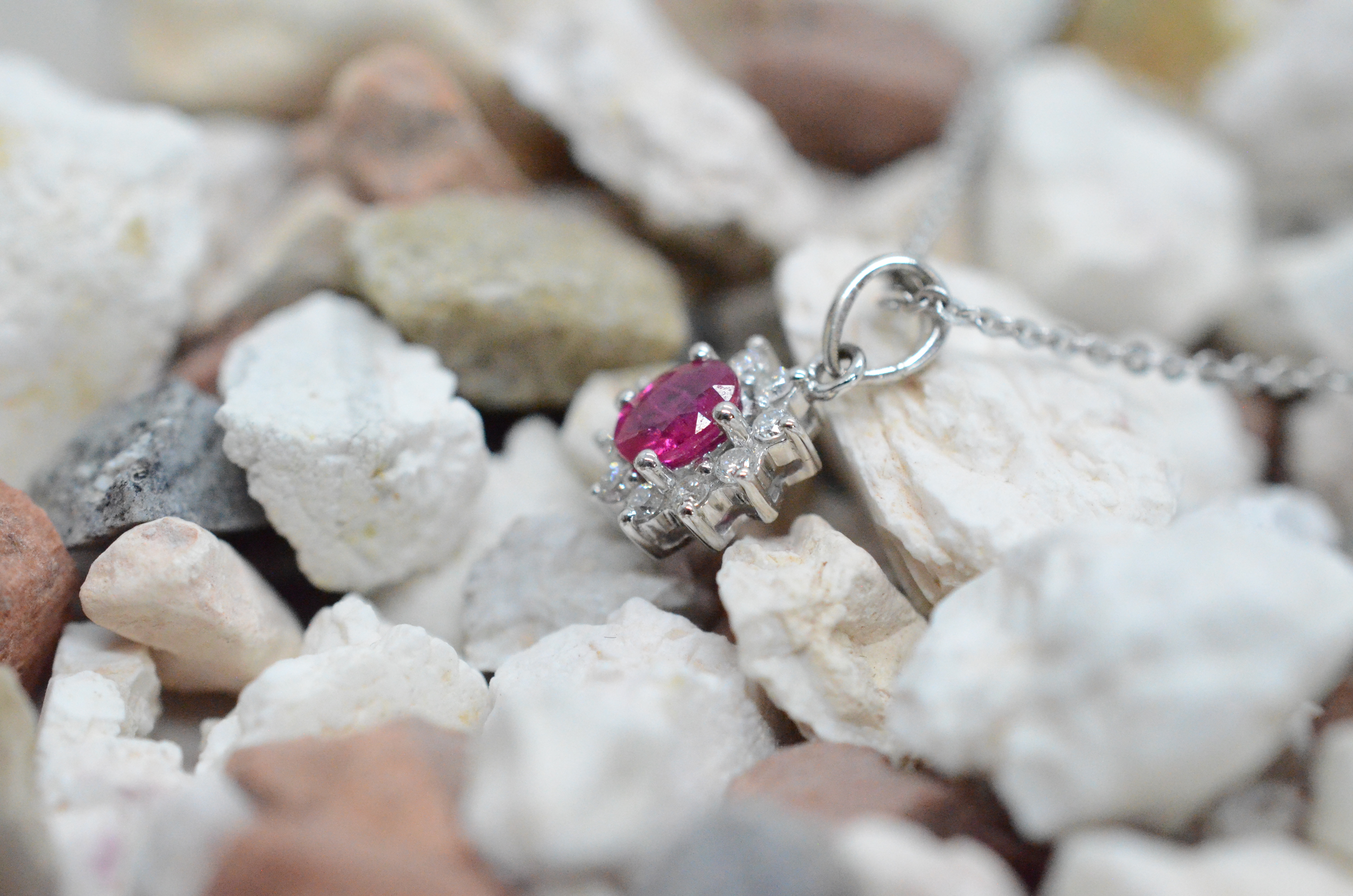 18k White gold pendant with ruby and diamonds - 2