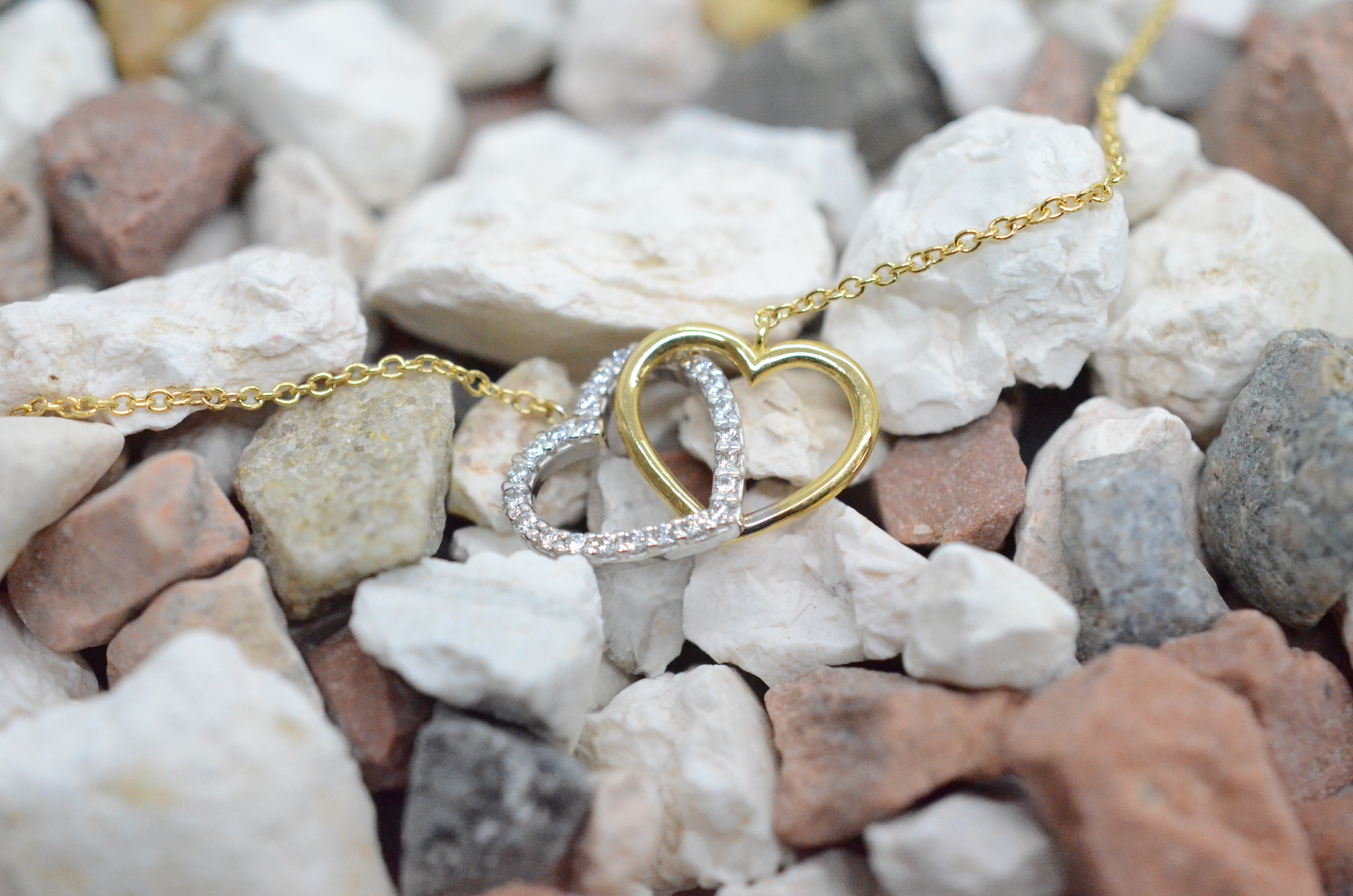 18k Necklace with hearts, cz