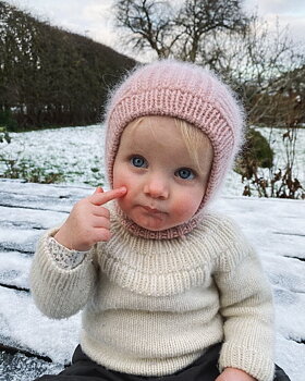 PetiteKnit November Balaclava Mini (16 m halvpatent st 4,5)