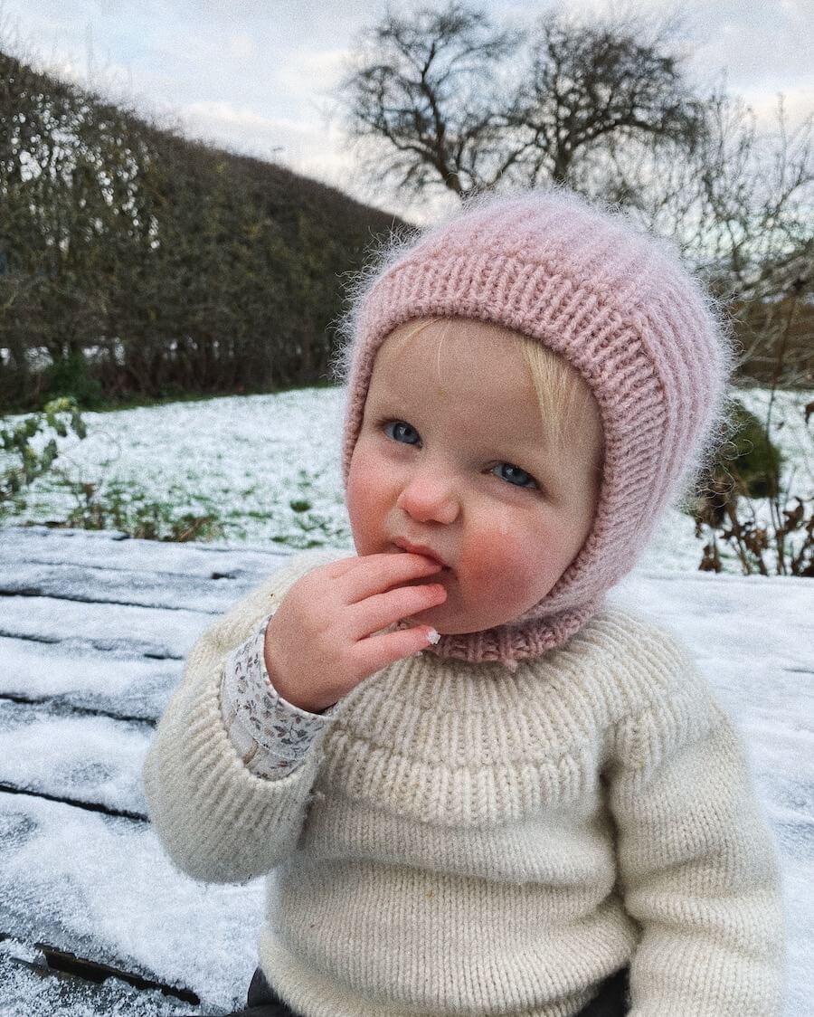 PetiteKnit November Balaclava Mini (16 m halvpatent st 4,5) - 4