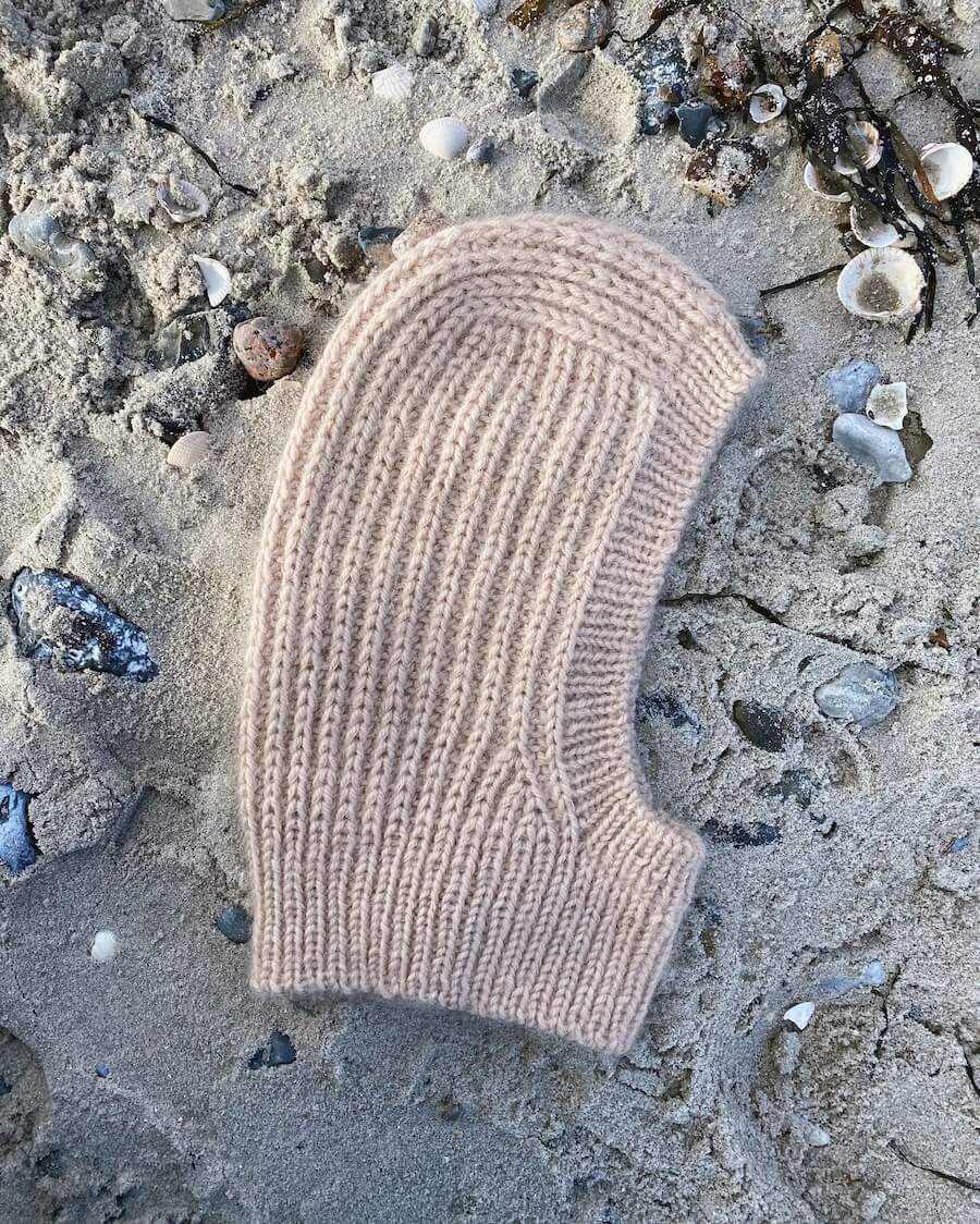 PetiteKnit November Balaclava Mini (16 m halvpatent st 4,5) - 6