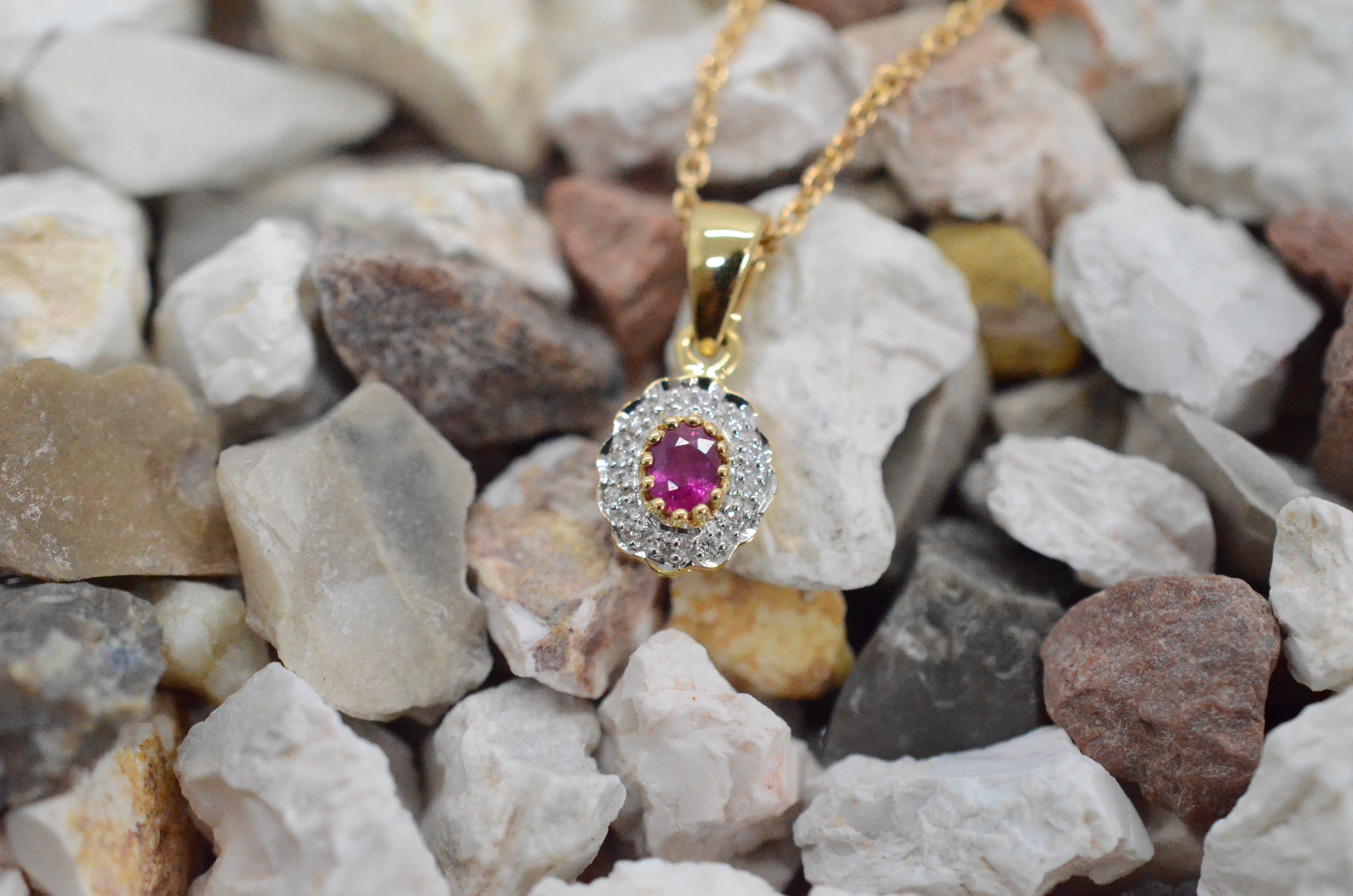 18k Ruby pendant with diamonds