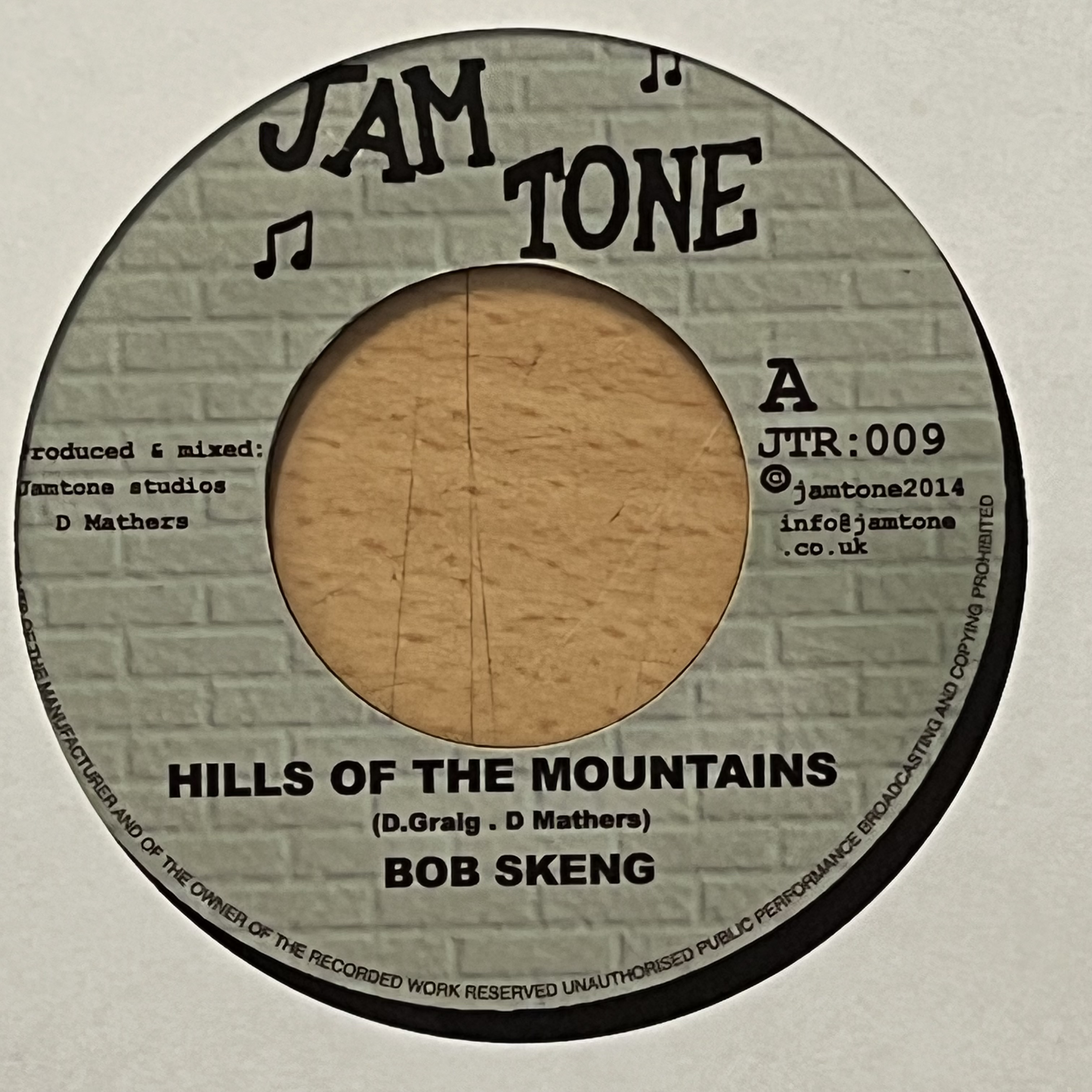 Bob Skeng – Hills Of The Mountains