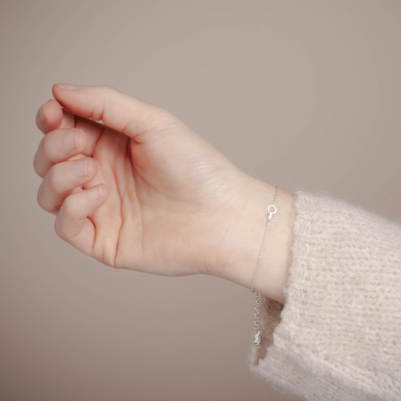 Silverarmband minikvinnotecken - 3