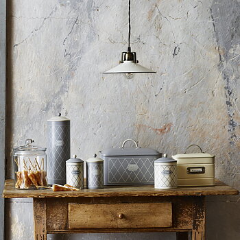 Gammaldags plåtburkar Bakpulver & Vaniljsocker Grå vita med knopp lantlig stil shabby chic lantstil