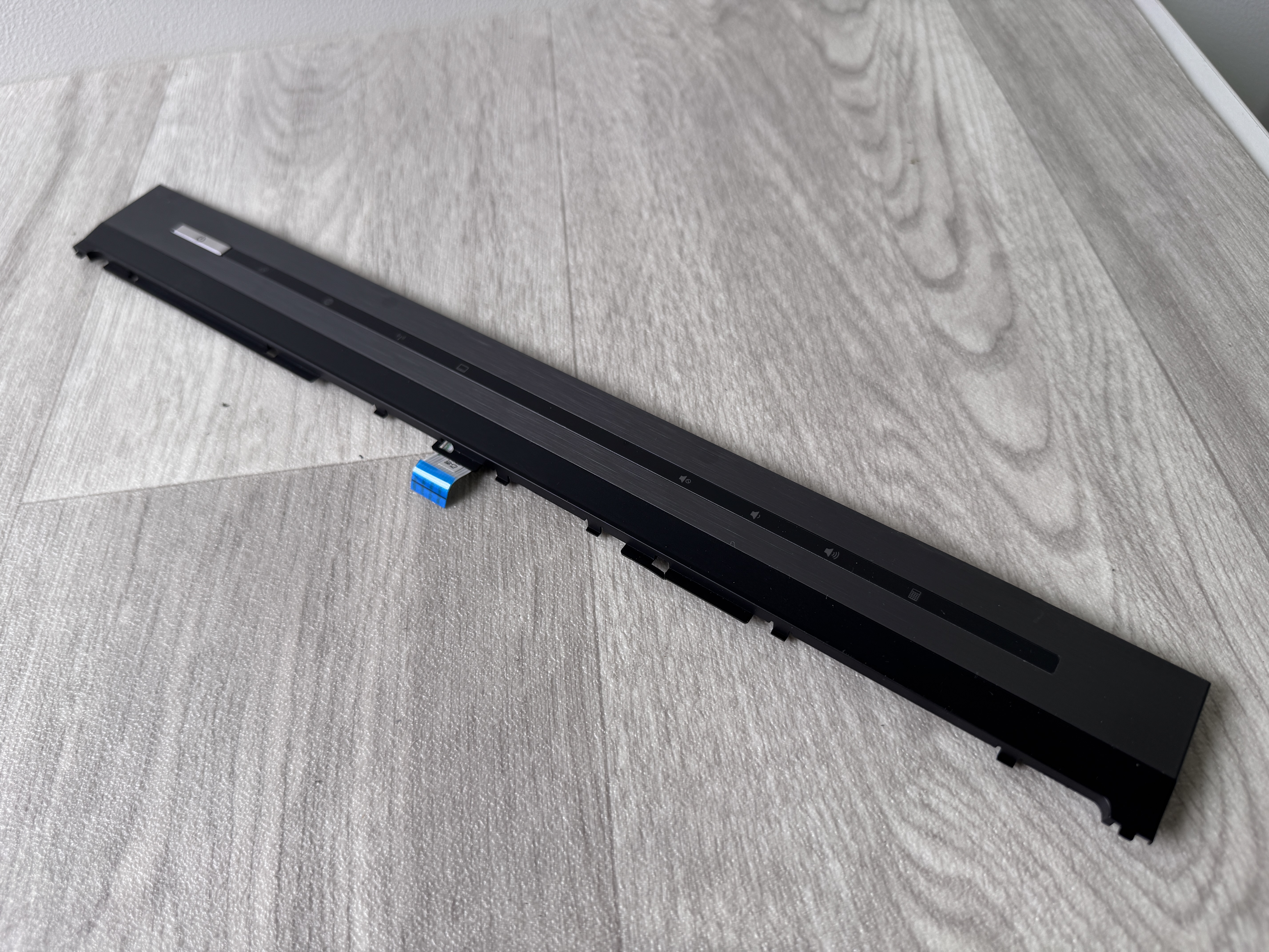 HP EliteBook 8540w Power Button Hinge Cover MPN FA07G000E00-1 FA07G000E00 LS-4955