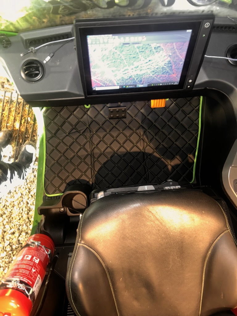 Floor mat John Deere H - Diamond - 2