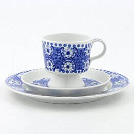 Raija Uosikkinen (Ali 1961) Coffee Cup (9 cm ) and Plate (17 cm) with Blue Flower Decor <Sample Images> 