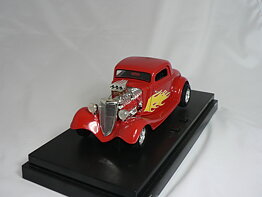 Ford  Hot Rod  -1934  Ertl 1:18 ( Fungerande Motor ljud o Lampor )