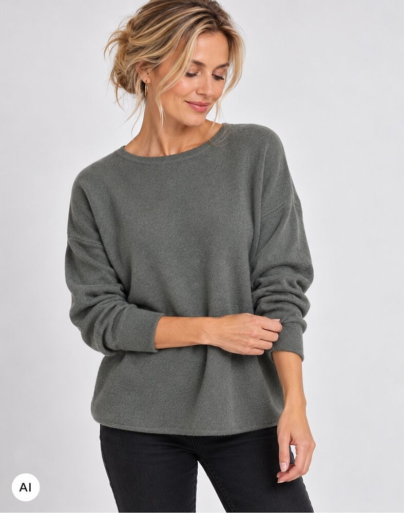 Kashmirjumper curved army-grön