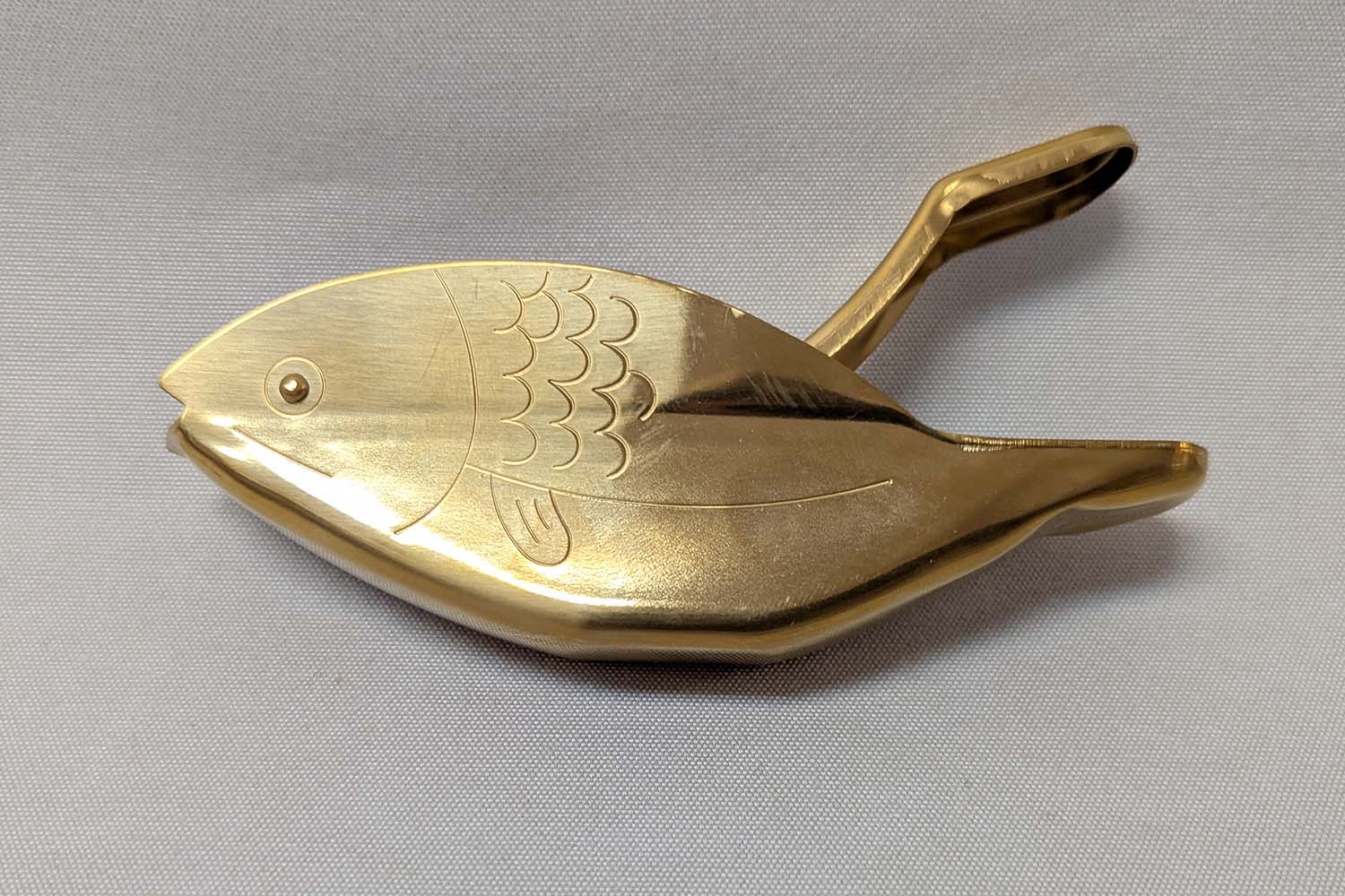 Citrus press Fish of brass 13x8 cm - 2
