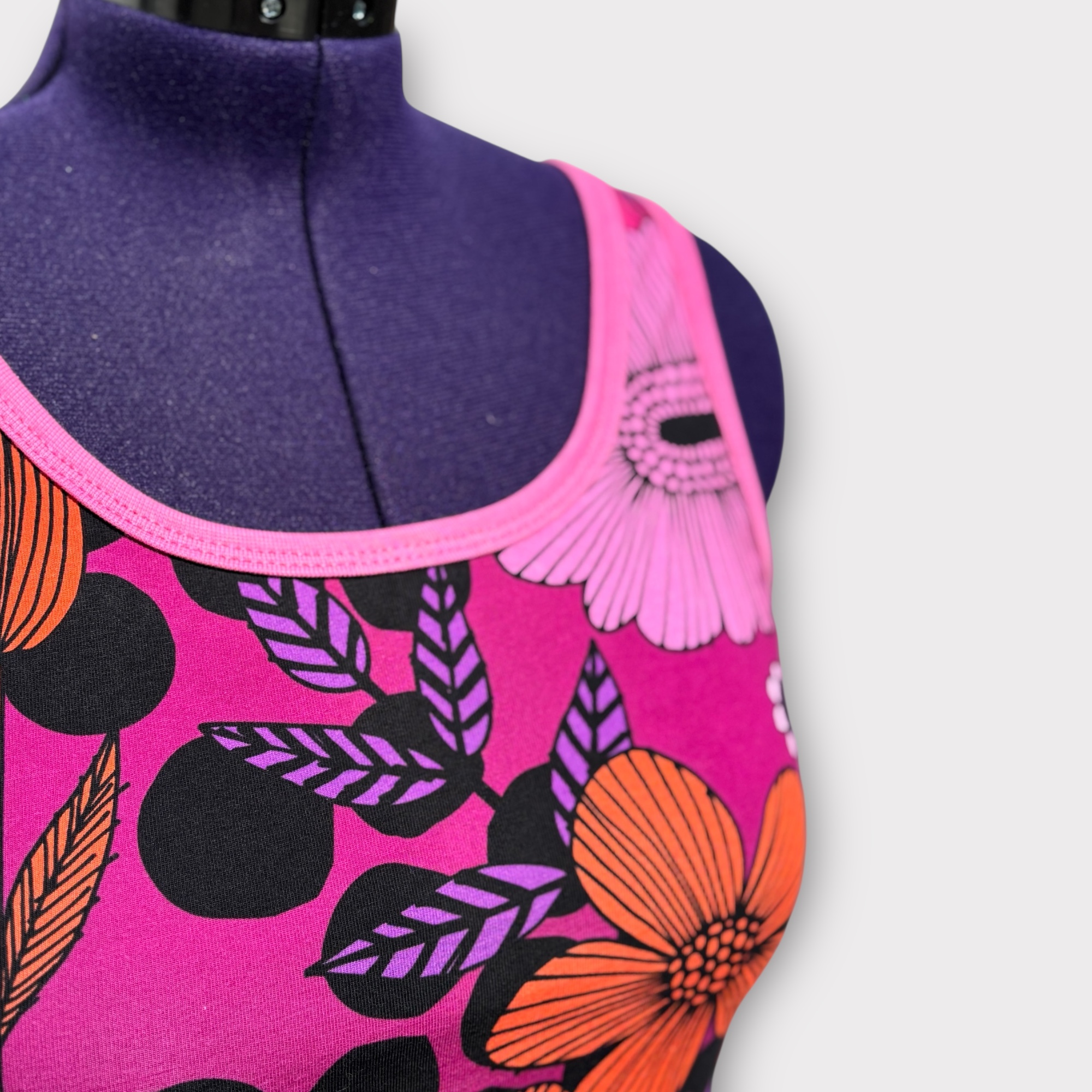 Flower Pop Cerise klänning - Egen design - 11