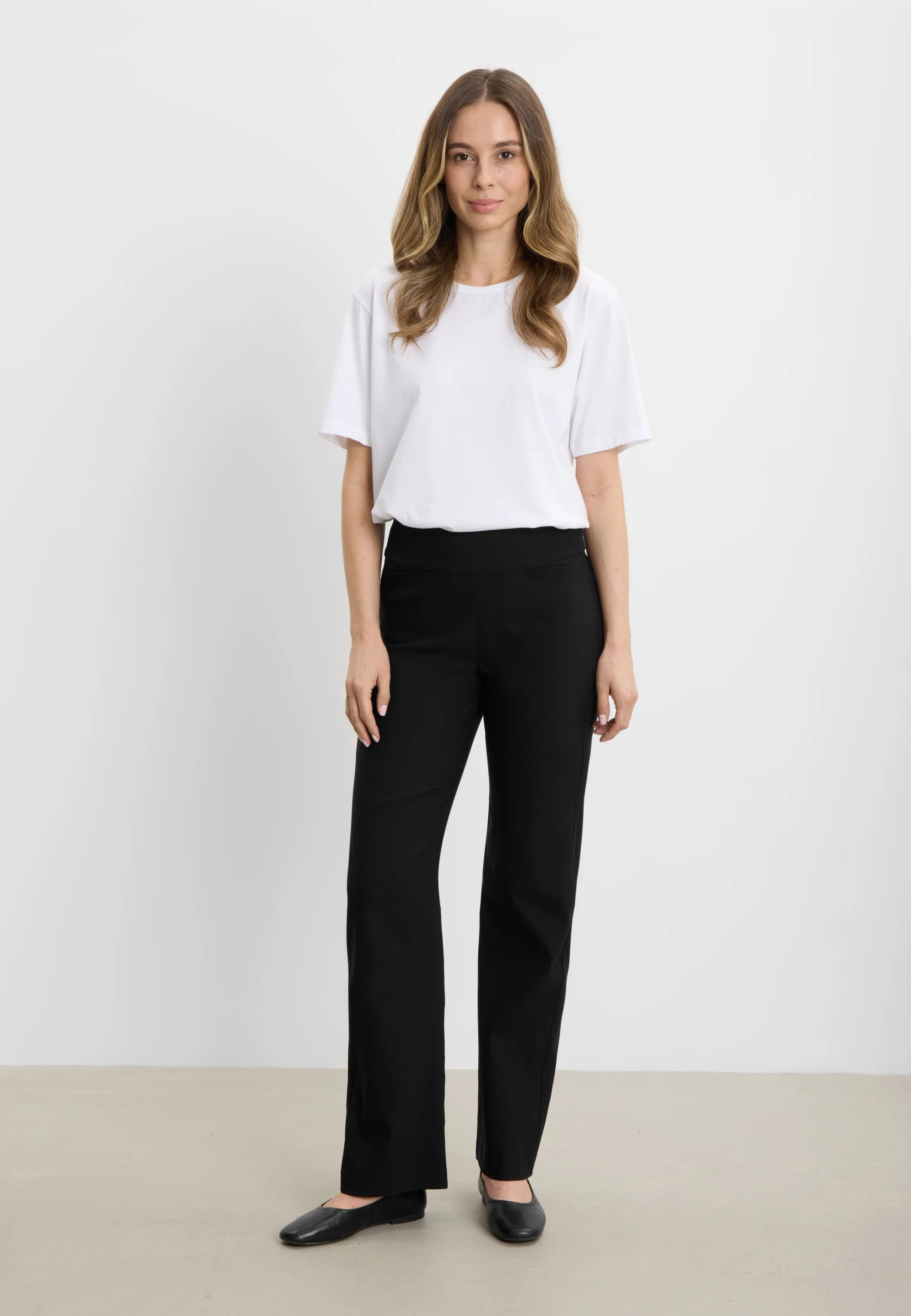 Thea Straight ML - Black - Laurie