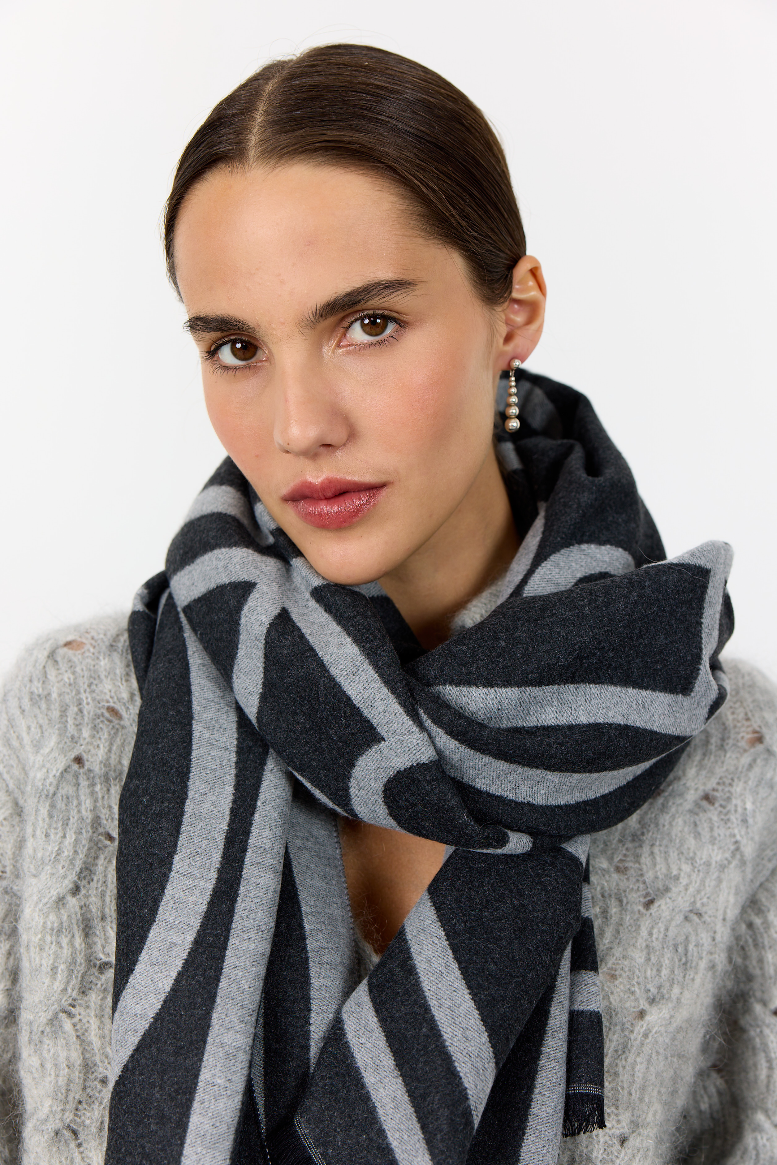 Levéte Room - Hartley 1 Scarf Dark Grey M Combi - 3