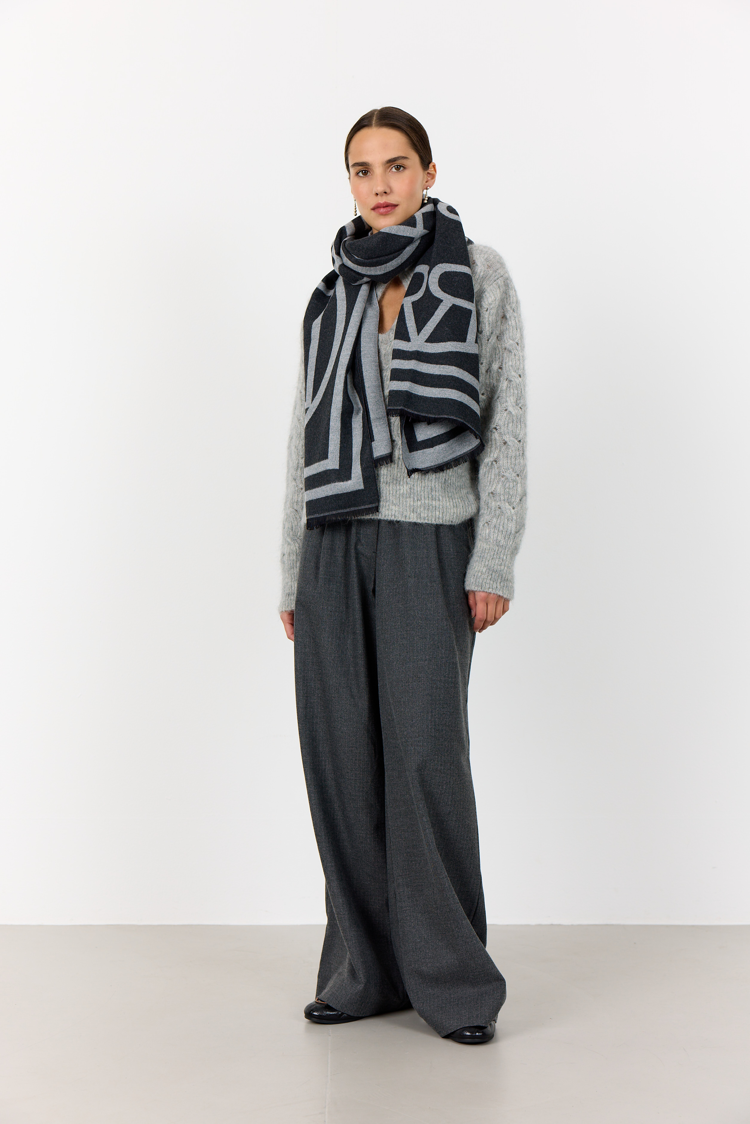Levéte Room - Hartley 1 Scarf Dark Grey M Combi - 4