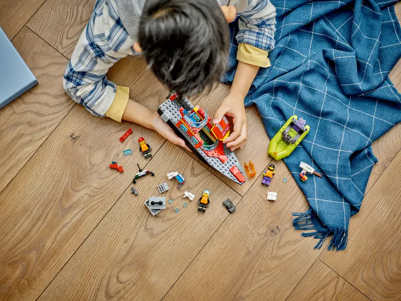 LEGO City 60373 Brandräddningsbåt - 8