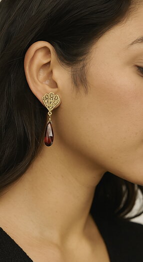 POST PANSY PETAL W. INDIAN CUT CIRCULAR ZIRCONIA DROP
