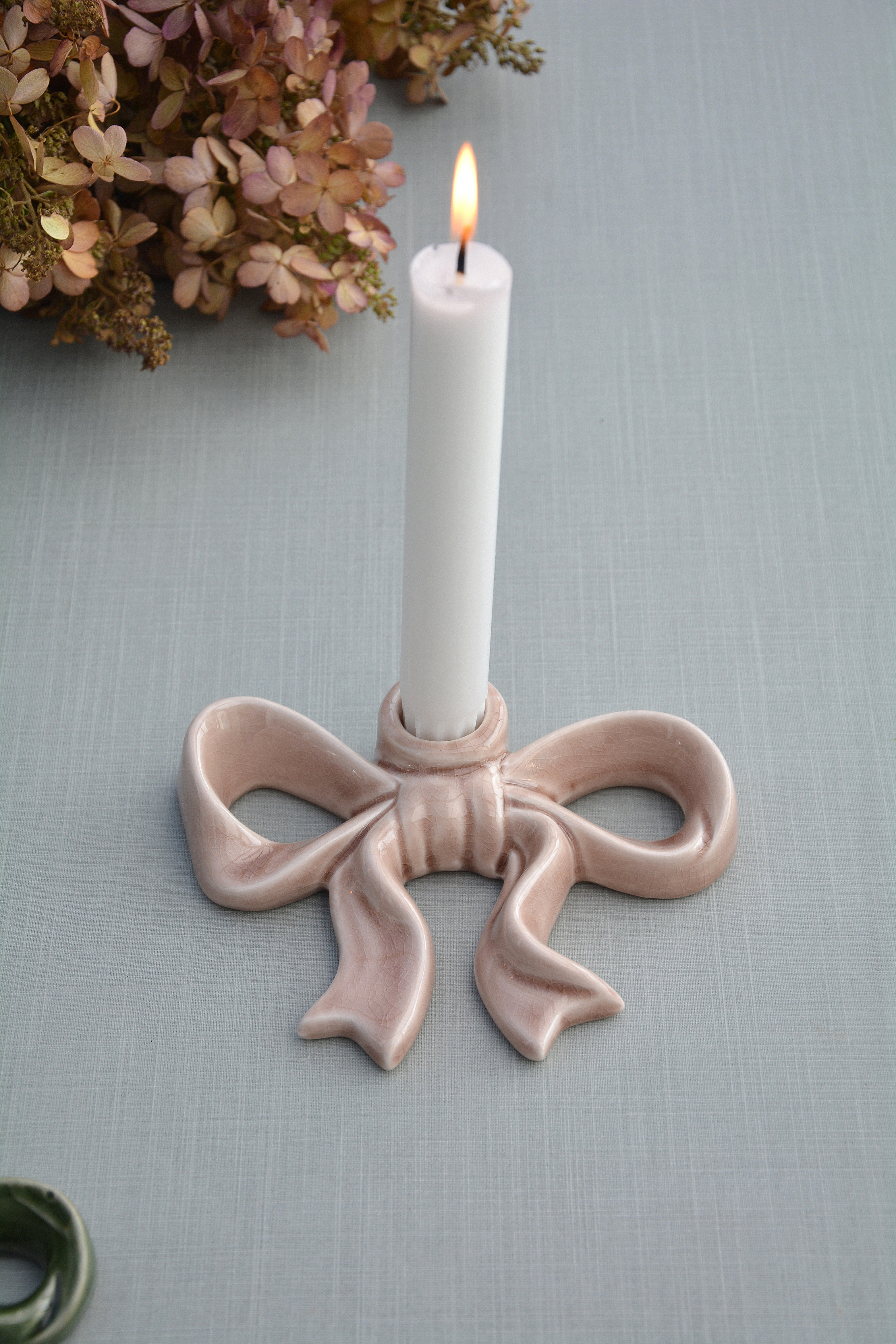 Ljusstake rosett beige liten 12 cm keramik