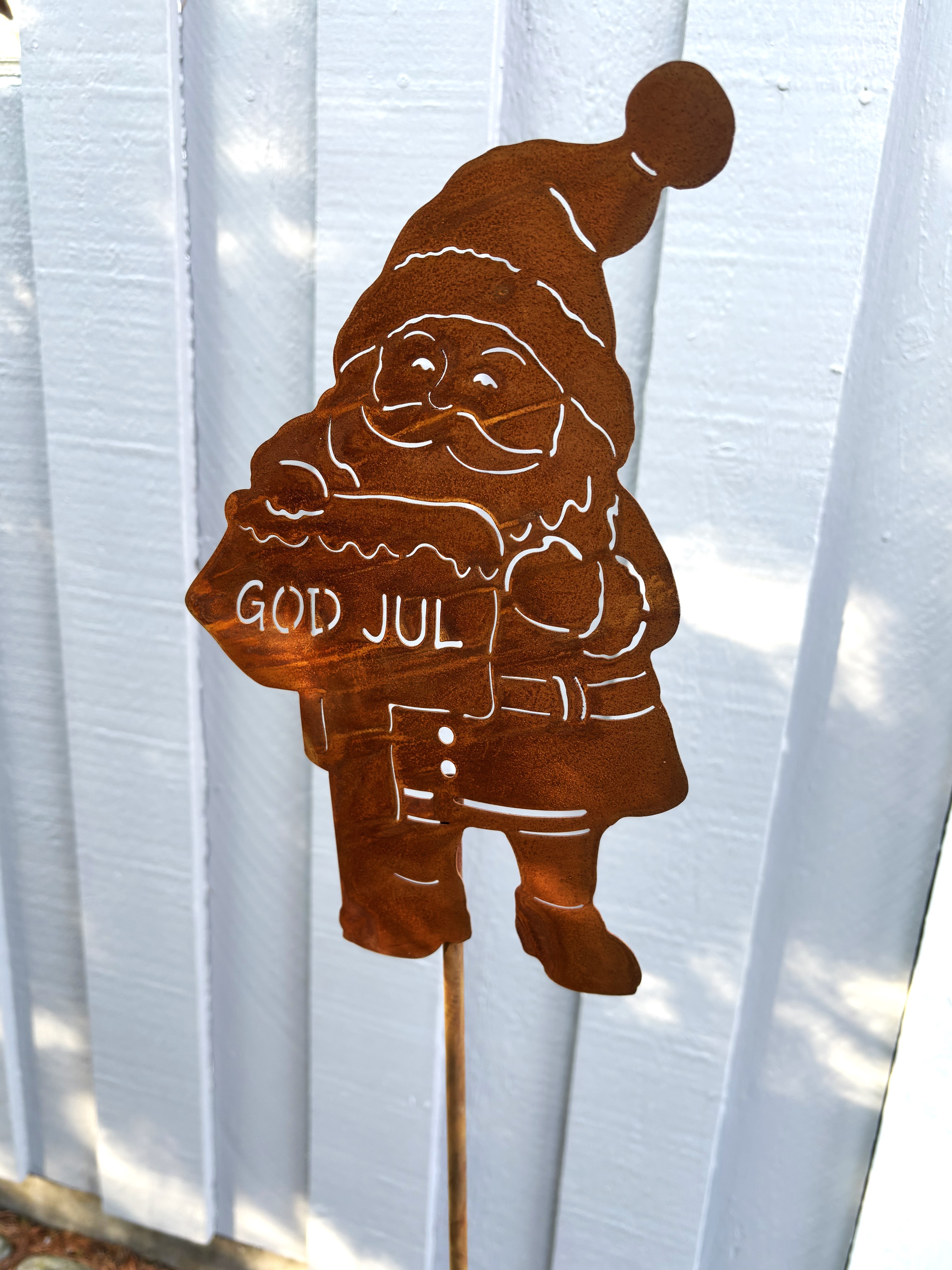 Rostig tomte GOD JUL 120 cm. Rostig plåt