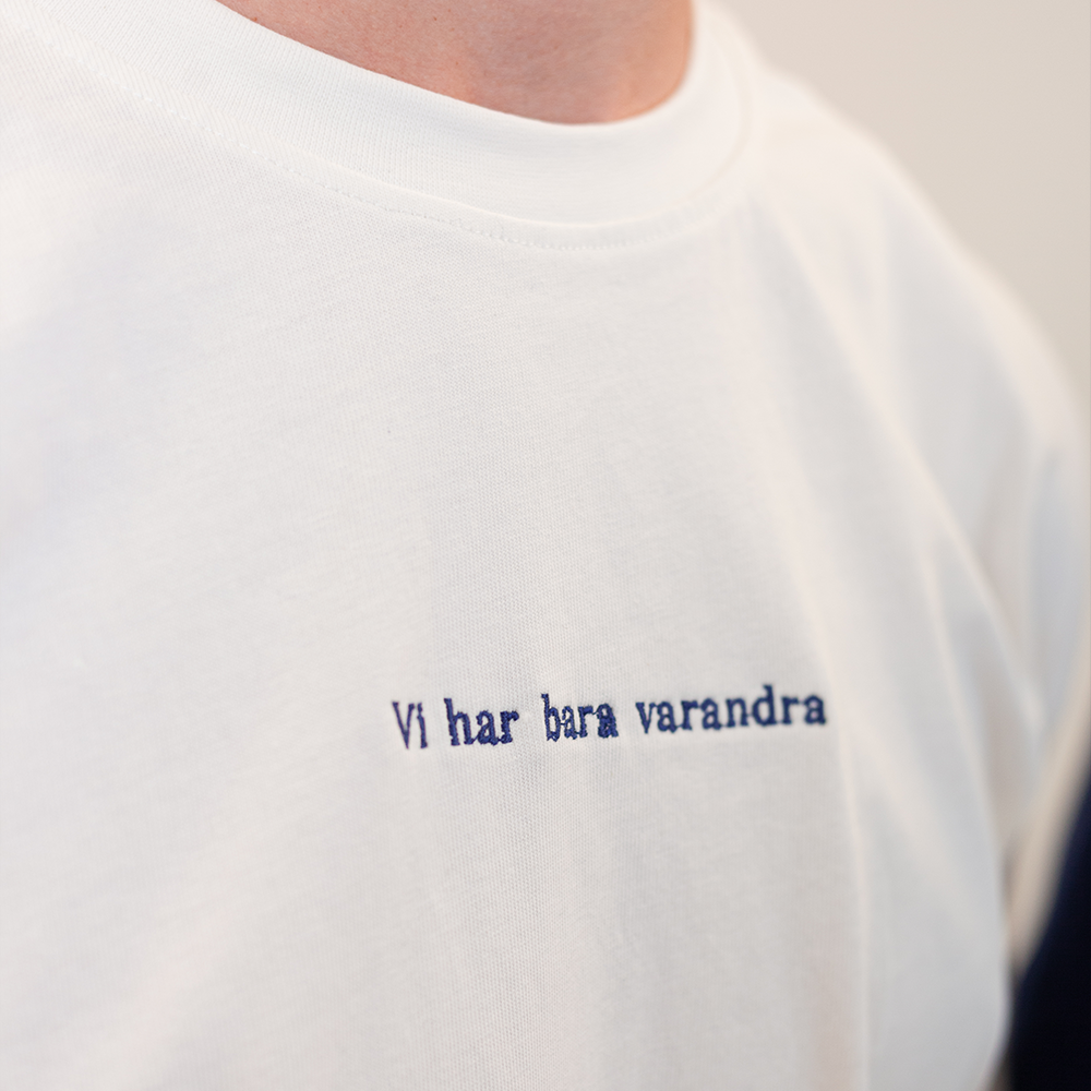 Oversize T-shirt  VIT "Vi har bara varandra" - 3
