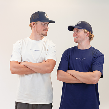 Oversize T-shirt BLÅ "Vi har bara varandra"