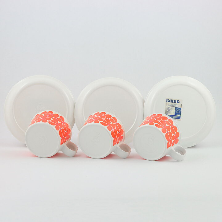 Stig Lindberg (Balett 1967) Three Plastic Cups with Red Flower Decor (1)